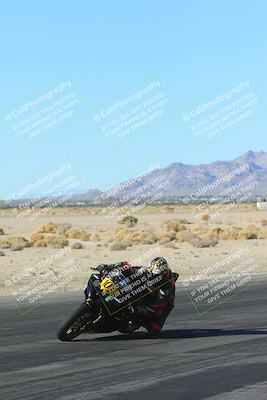 media/Jan-10-2025-CVMA Friday Practice (Fri) [[489e0da257]]/Group 4 and Trackday/Session 2 (Turn 4 Inside)/